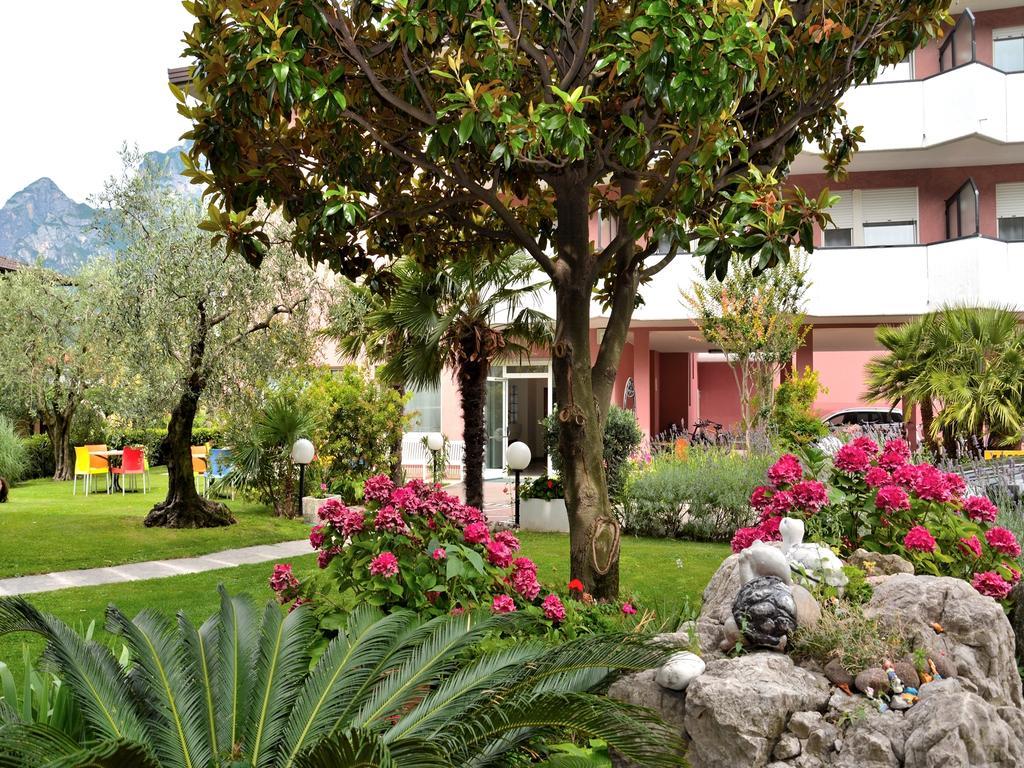 Park Hotel Eden Torbole Sul Garda Exteriér fotografie