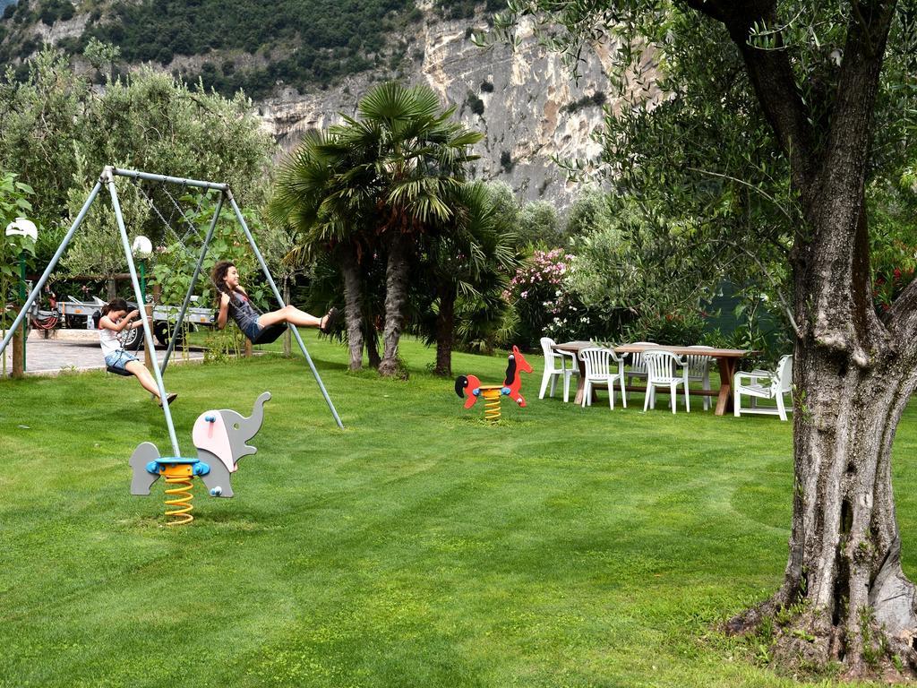 Park Hotel Eden Torbole Sul Garda Exteriér fotografie