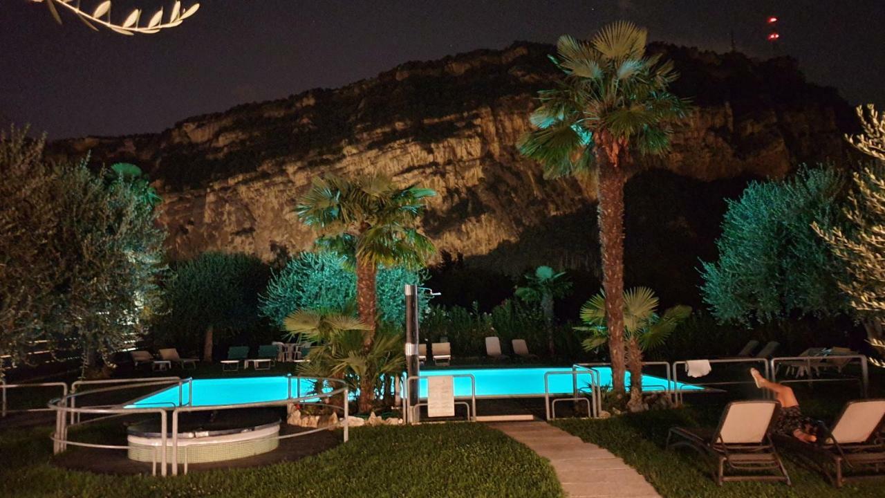 Park Hotel Eden Torbole Sul Garda Exteriér fotografie