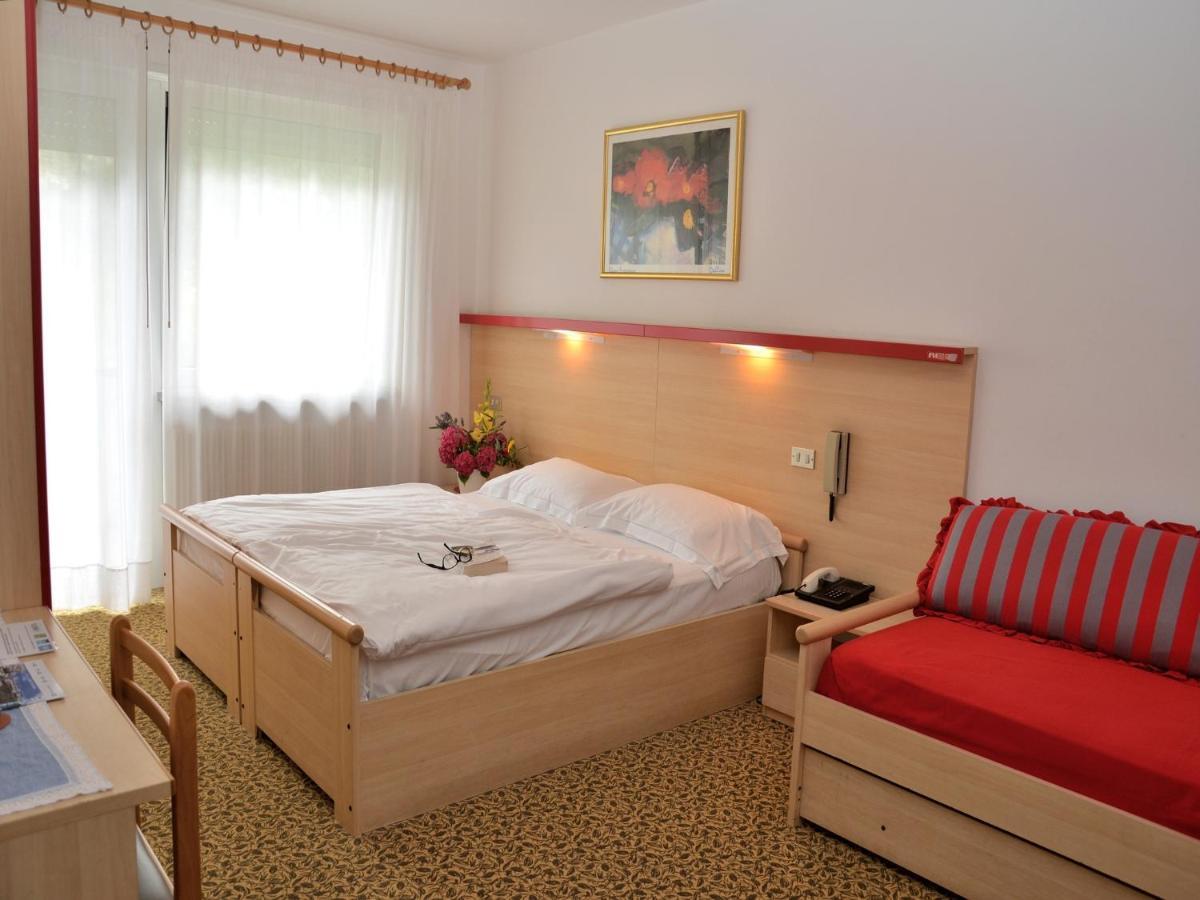 Park Hotel Eden Torbole Sul Garda Pokoj fotografie